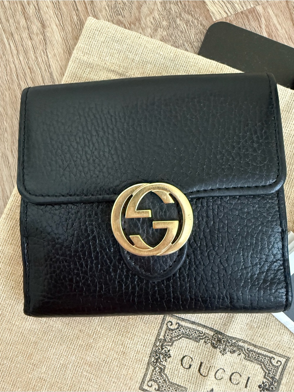GUCCI Calfskin Interlocking G Compact Wallet with COA - Picture 2 of 11
